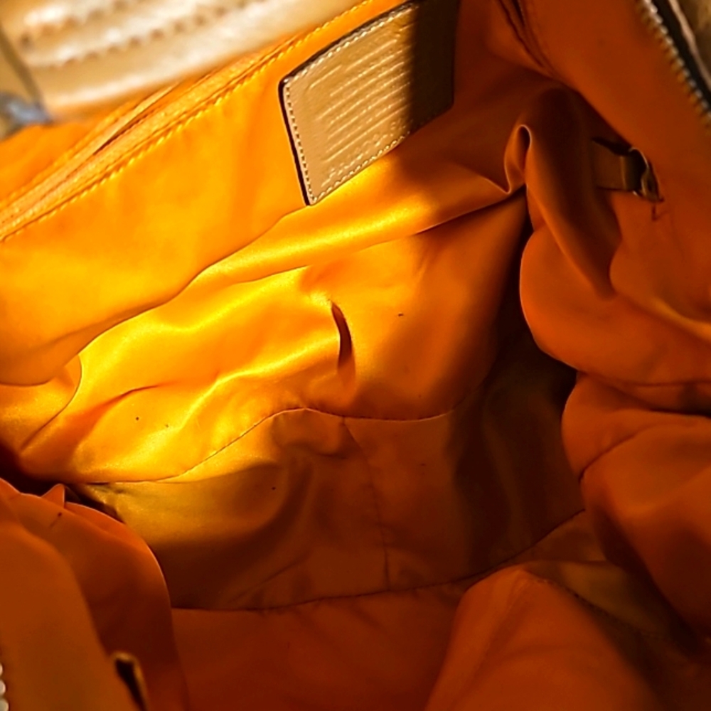 Coach Large Tan Leather Hobo Bag, Top Zip Closure - Picture 9 of 9